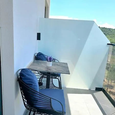 Ambelas Getaways * Himarë