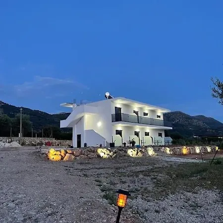 Ambelas Getaways