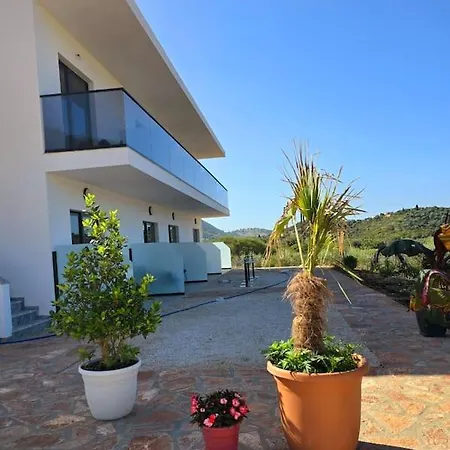 בית נופש Ambelas Getaways *