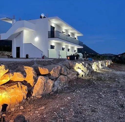 Ambelas Getaways Himarë